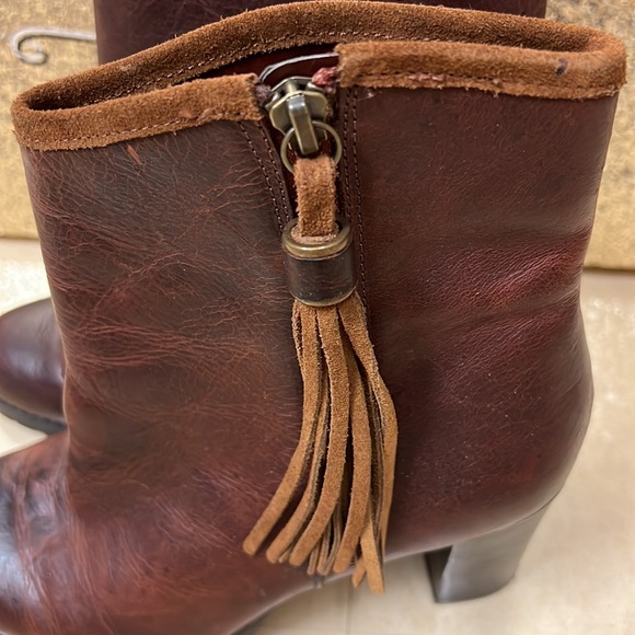 Lauren Ralph Lauren Carah tassel boots, size 6.5, NWT - Picture 7 of 16